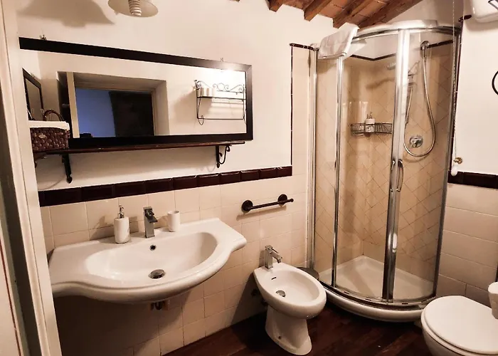 A Painting For Each Window With Air Conditioning! * 锡耶纳